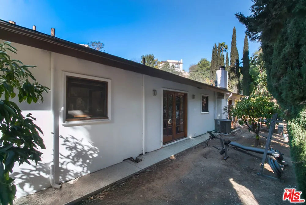 2430 Coldwater Canyon Drive Beverly Hills, CA 90210
