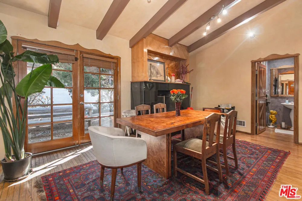 2430 Coldwater Canyon Drive Beverly Hills, CA 90210