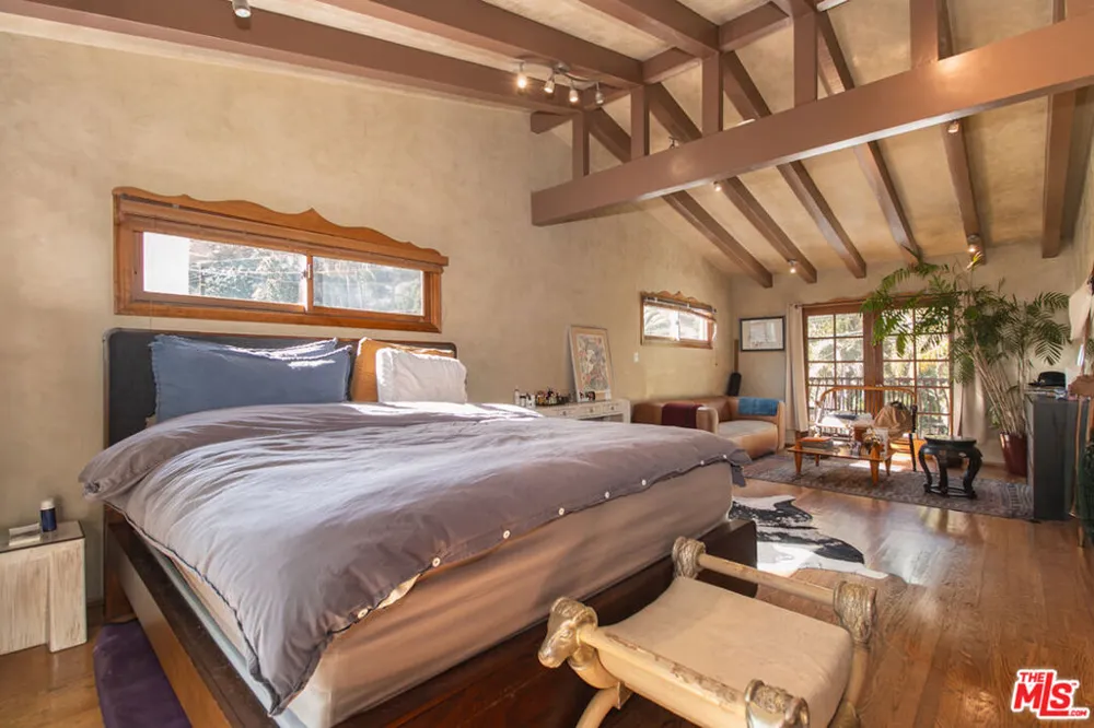 2430 Coldwater Canyon Drive Beverly Hills, CA 90210