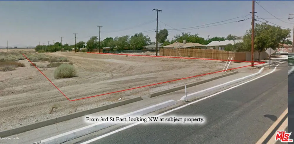 3 Ste/vic Carolside Avenue Palmdale, CA 93550