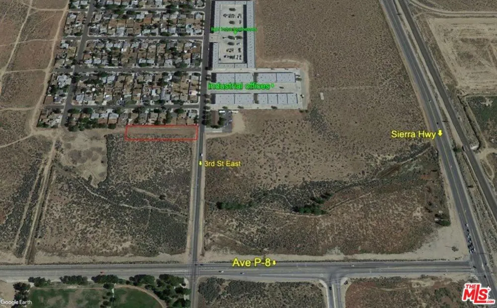 3 Ste/vic Carolside Avenue Palmdale, CA 93550