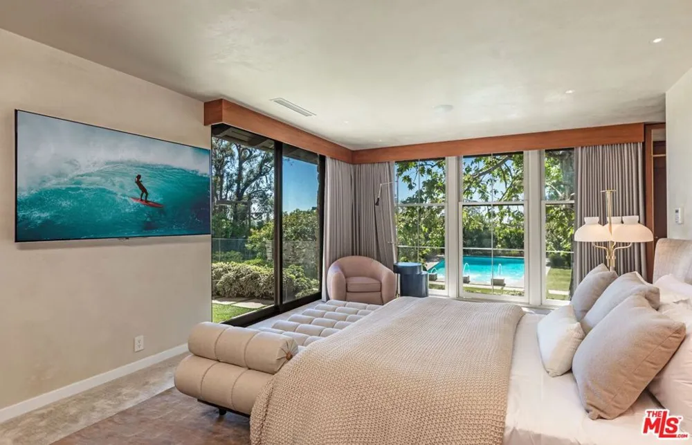 400 Toyopa Drive Pacific Palisades, CA 90272