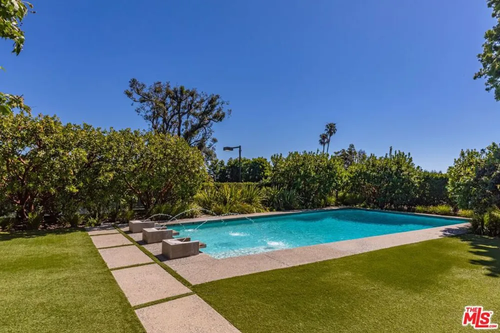 400 Toyopa Drive Pacific Palisades, CA 90272