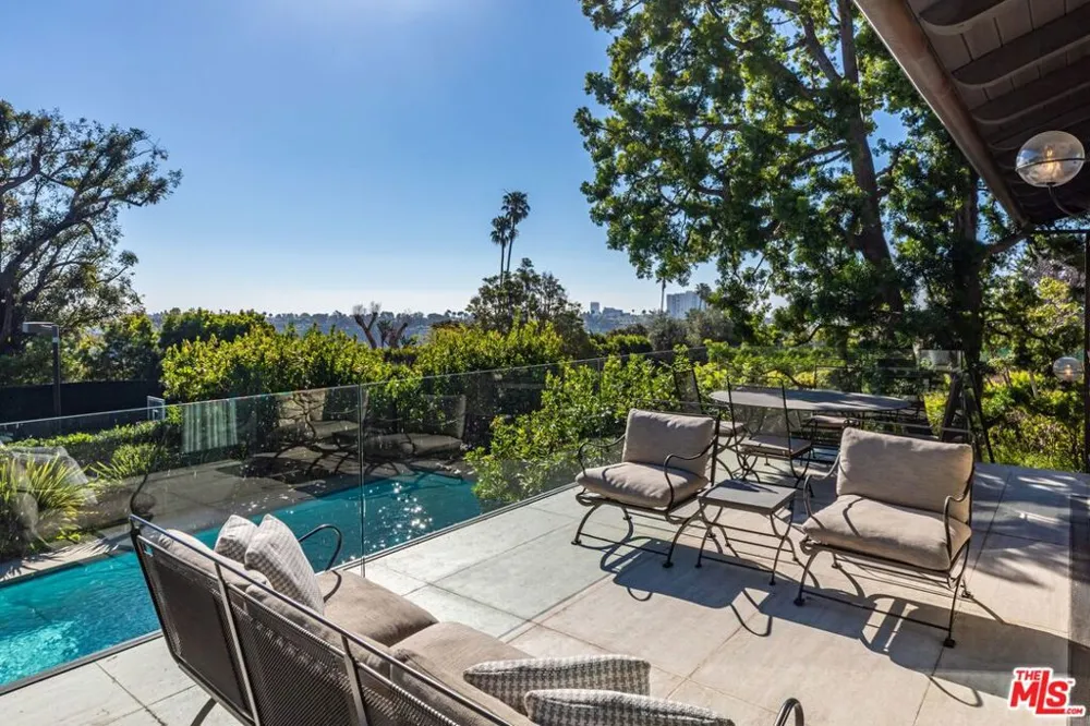 400 Toyopa Drive Pacific Palisades, CA 90272