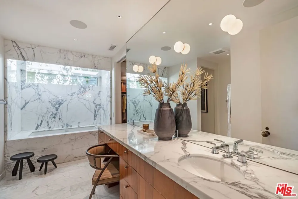 400 Toyopa Drive Pacific Palisades, CA 90272