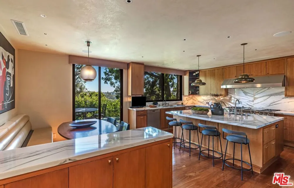 400 Toyopa Drive Pacific Palisades, CA 90272
