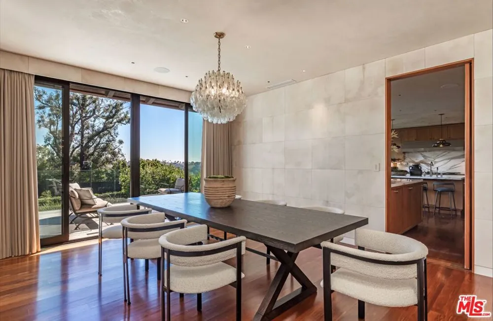 400 Toyopa Drive Pacific Palisades, CA 90272