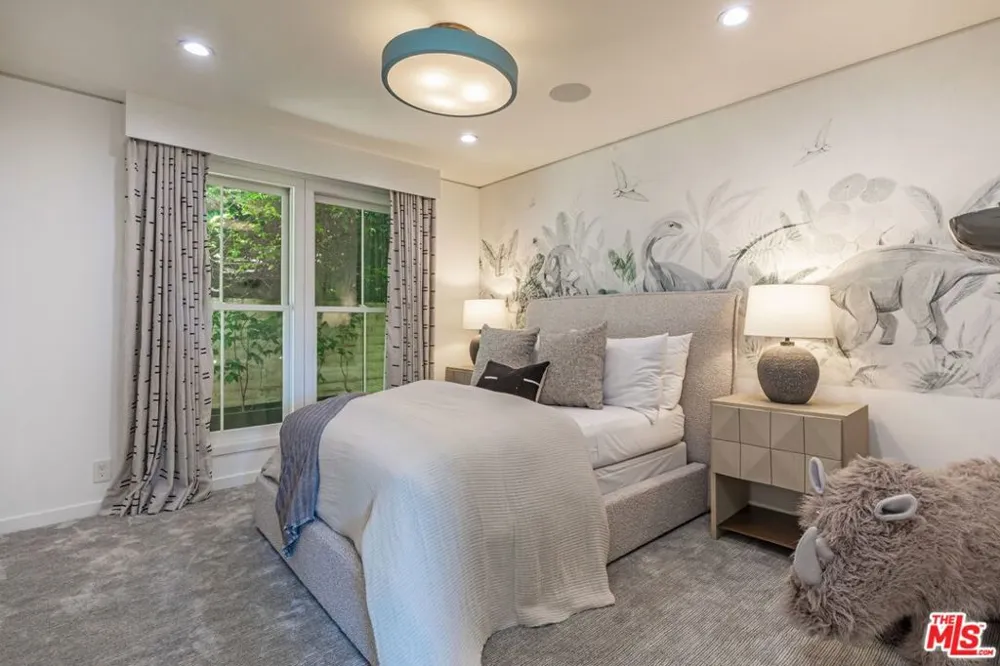 400 Toyopa Drive Pacific Palisades, CA 90272