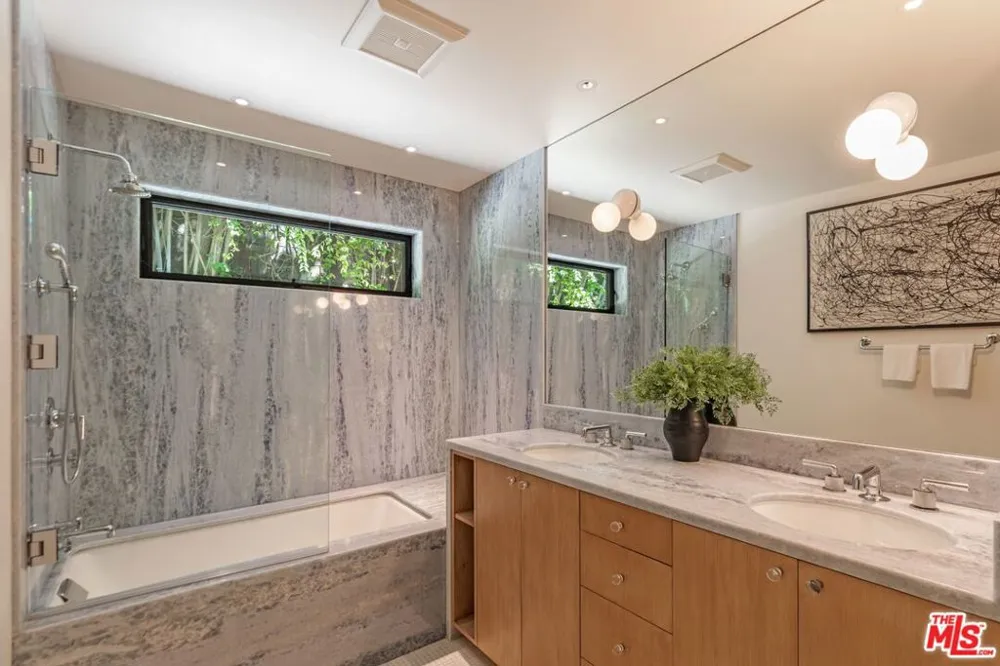 400 Toyopa Drive Pacific Palisades, CA 90272
