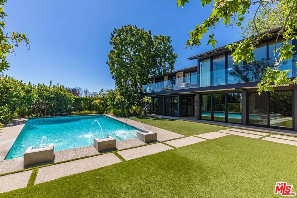 400 Toyopa Drive Pacific Palisades, CA 90272