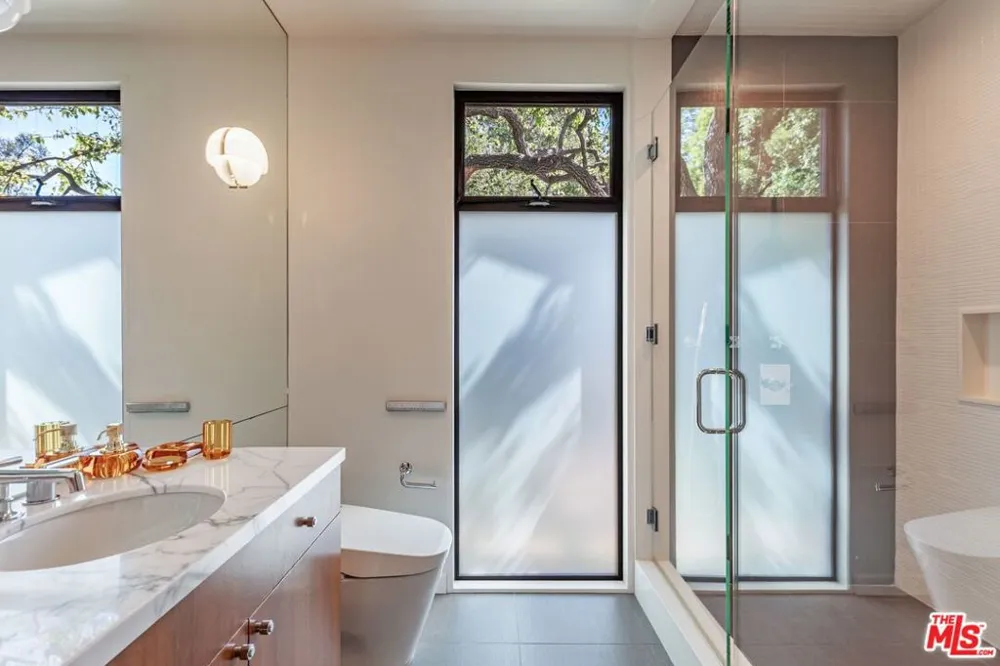 400 Toyopa Drive Pacific Palisades, CA 90272