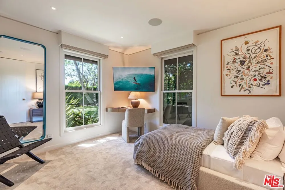 400 Toyopa Drive Pacific Palisades, CA 90272