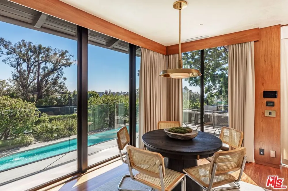 400 Toyopa Drive Pacific Palisades, CA 90272