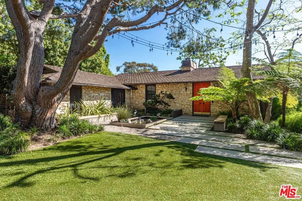 400 Toyopa Drive Pacific Palisades, CA 90272
