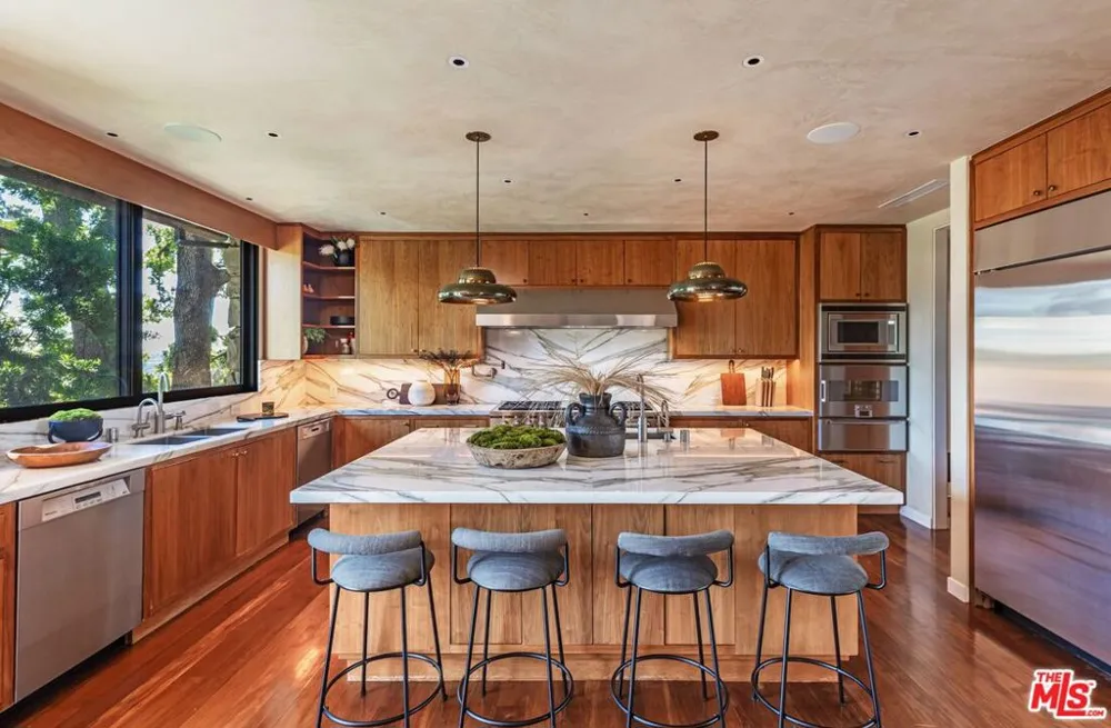 400 Toyopa Drive Pacific Palisades, CA 90272