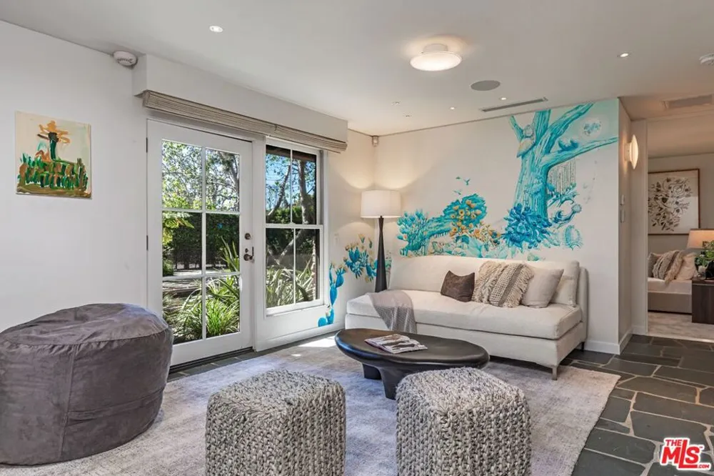 400 Toyopa Drive Pacific Palisades, CA 90272