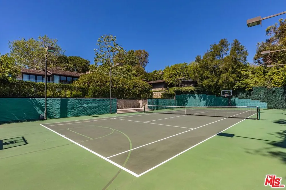 400 Toyopa Drive Pacific Palisades, CA 90272
