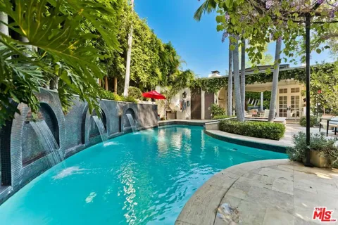 2806 Nichols Canyon Road