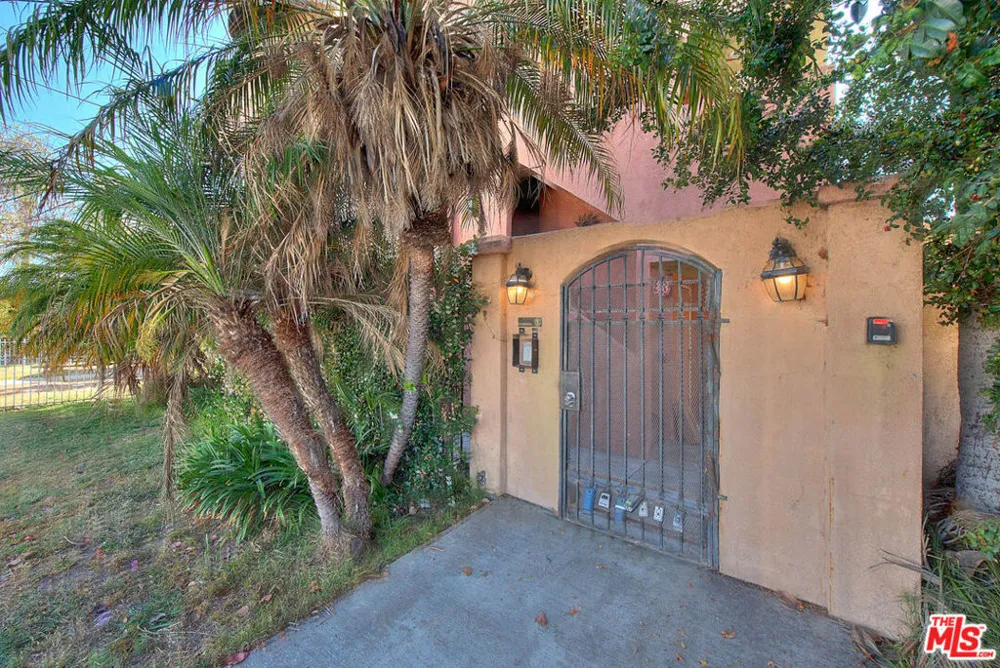 1485 Obispo Avenue #6 Long Beach, CA 90804