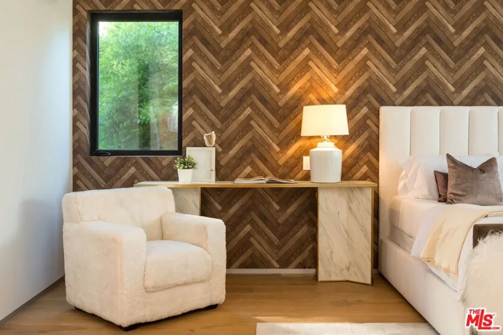 118 S CANYON VIEW DRIVE Los Angeles, CA 90049