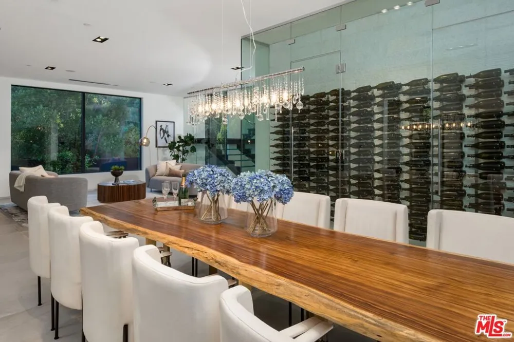 118 S CANYON VIEW DRIVE Los Angeles, CA 90049