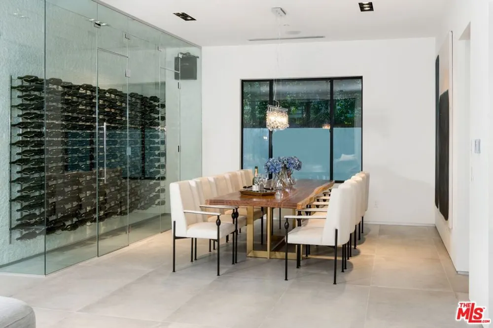 118 S CANYON VIEW DRIVE Los Angeles, CA 90049