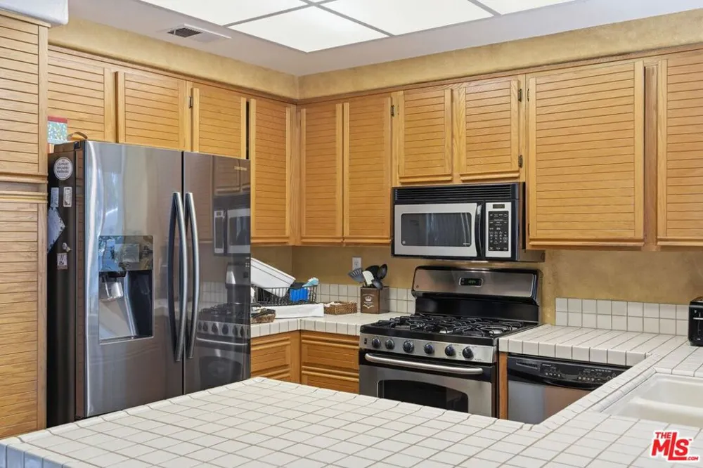 22112 Sun Ranch Court Chatsworth, CA 91311