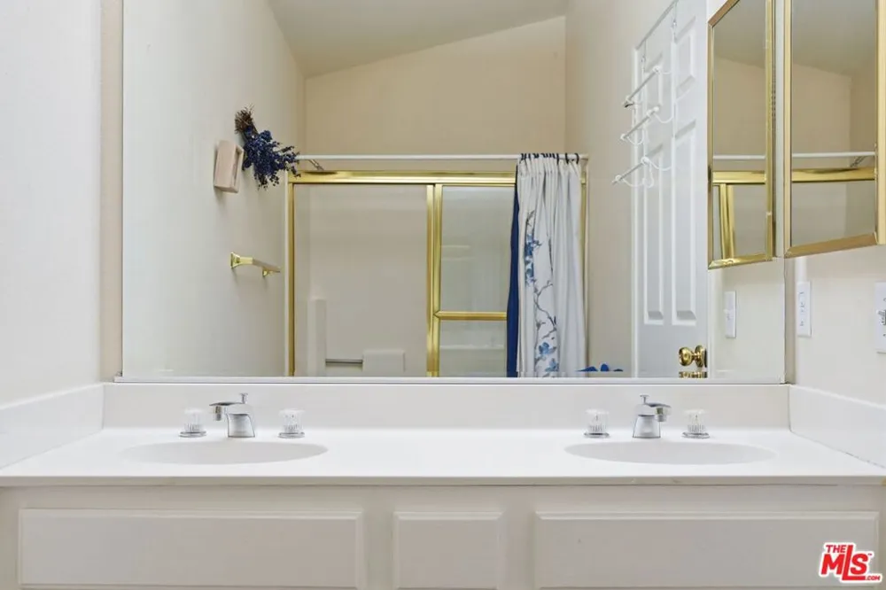 22112 Sun Ranch Court Chatsworth, CA 91311