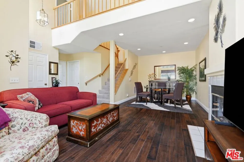 22112 Sun Ranch Court Chatsworth, CA 91311