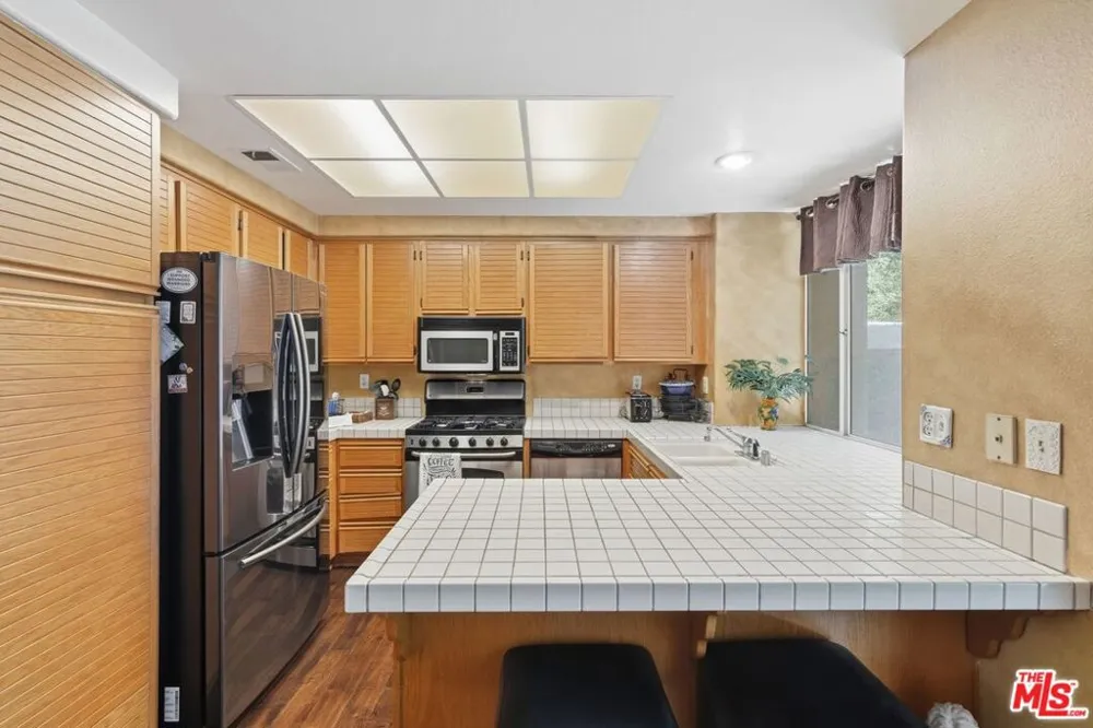22112 Sun Ranch Court Chatsworth, CA 91311