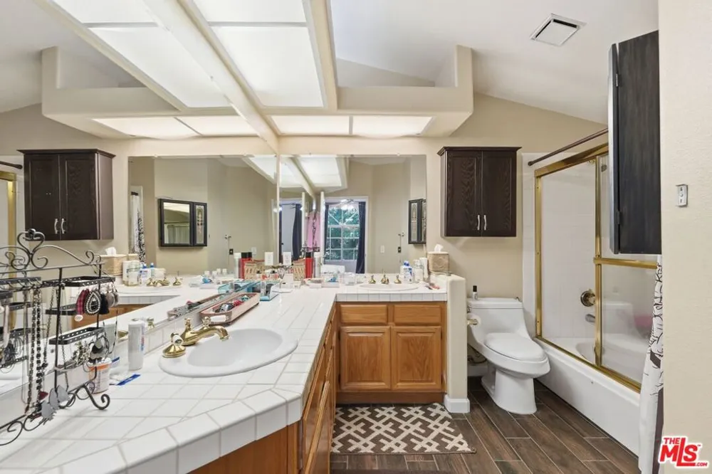 22112 Sun Ranch Court Chatsworth, CA 91311