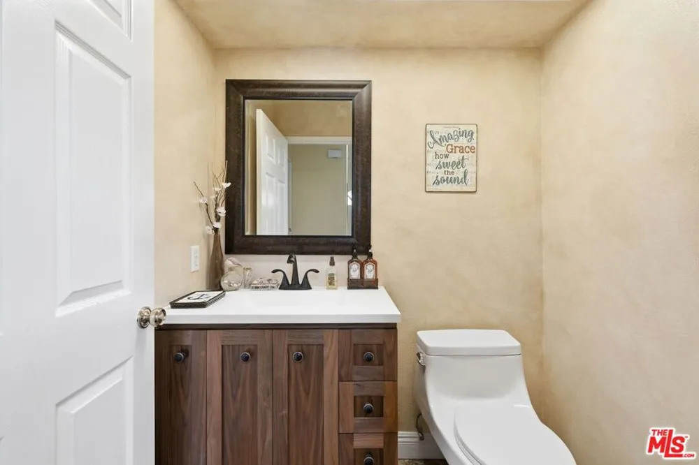 22112 Sun Ranch Court Chatsworth, CA 91311