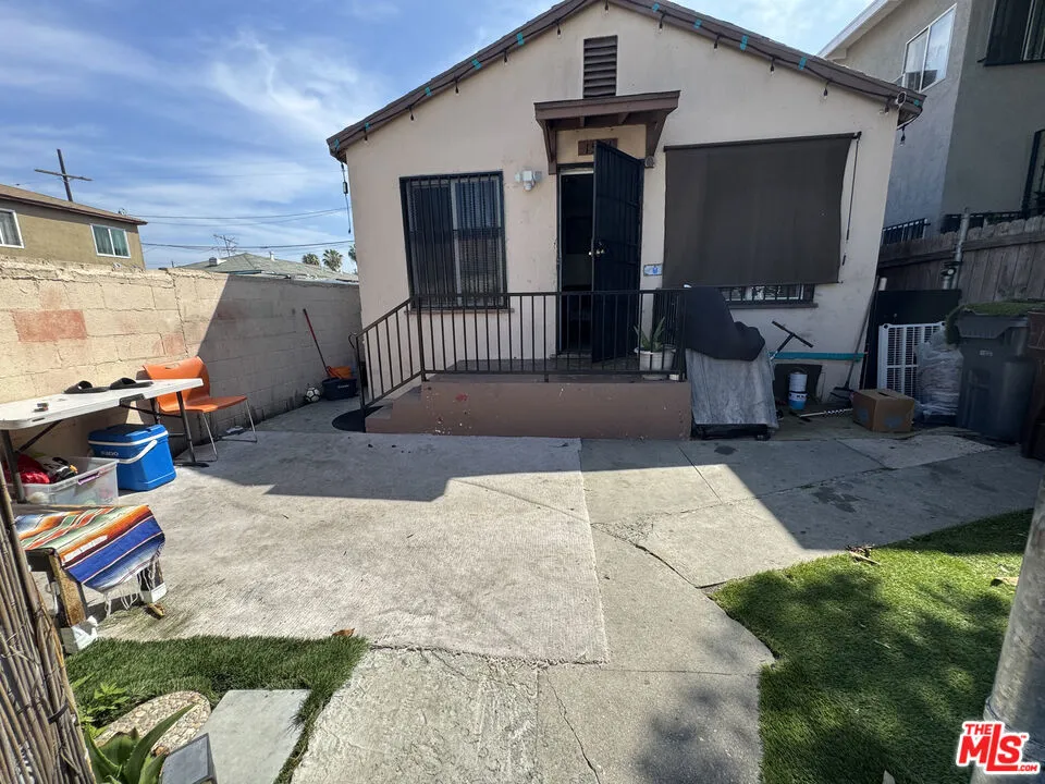 15914 S Bullis Road Compton, CA 90221