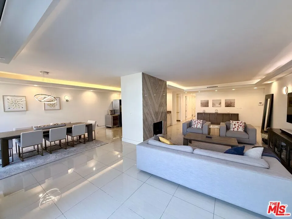 325 Oakhurst Drive #203 Beverly Hills, CA 90210