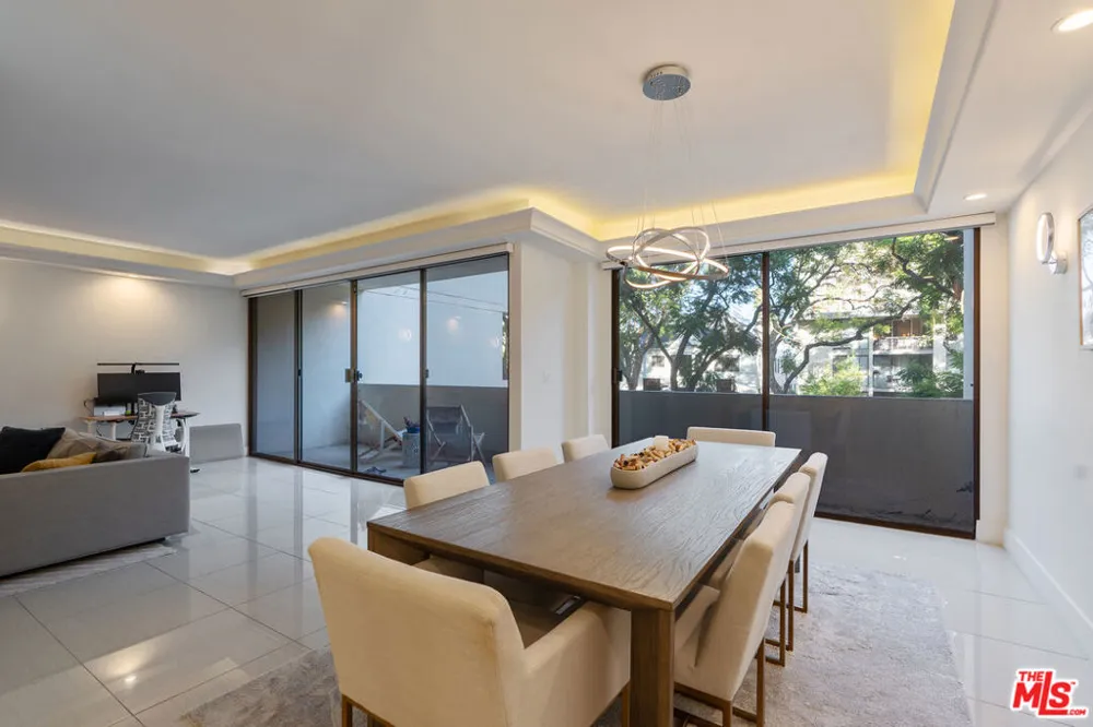 325 Oakhurst Drive #203 Beverly Hills, CA 90210