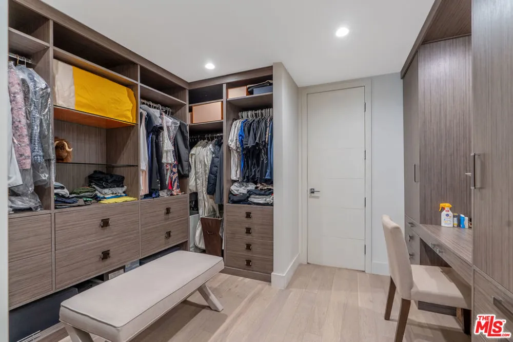 325 Oakhurst Drive #203 Beverly Hills, CA 90210