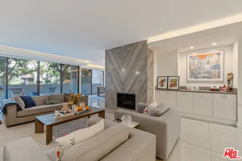 325 Oakhurst Drive #203