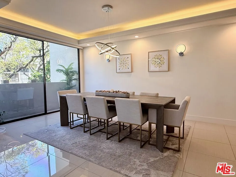 325 Oakhurst Drive #203 Beverly Hills, CA 90210