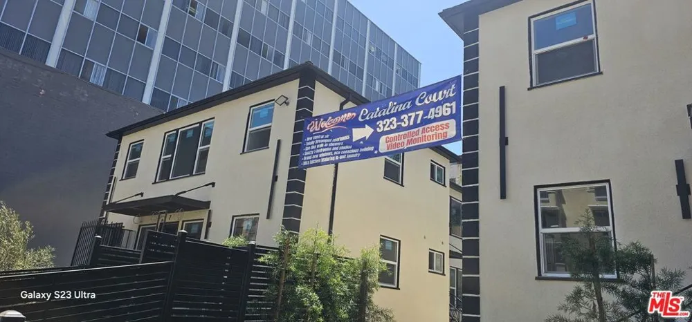 537 S Catalina Street #4 Los Angeles, CA 90020