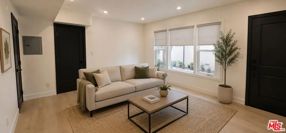 537 S Catalina Street #4 Los Angeles, CA 90020