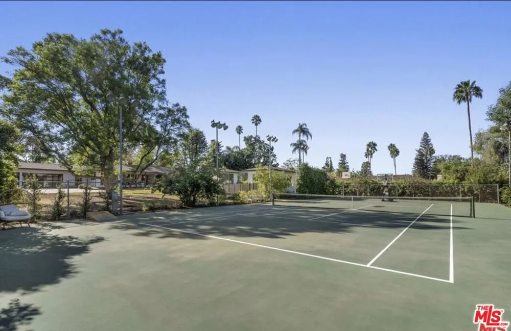 4678 White Oak Avenue Los Angeles, CA 91316