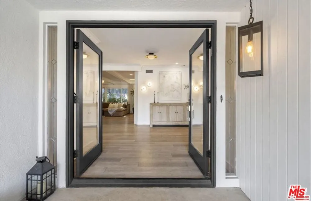 4678 White Oak Avenue Los Angeles, CA 91316