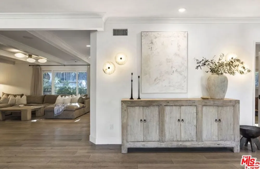 4678 White Oak Avenue Los Angeles, CA 91316