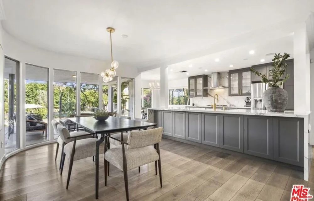 4678 White Oak Avenue Los Angeles, CA 91316