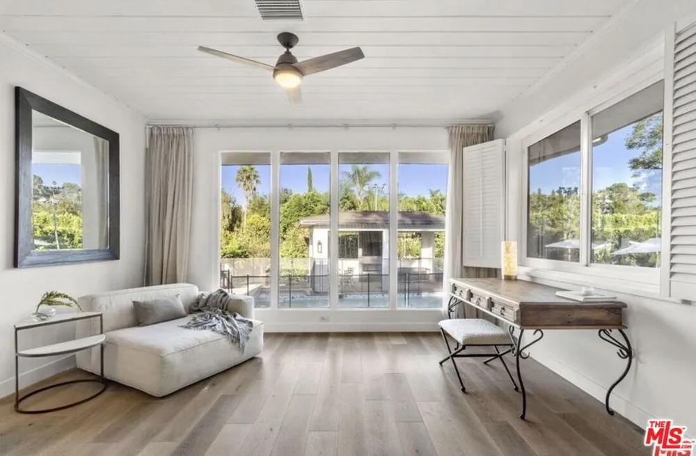 4678 White Oak Avenue Los Angeles, CA 91316
