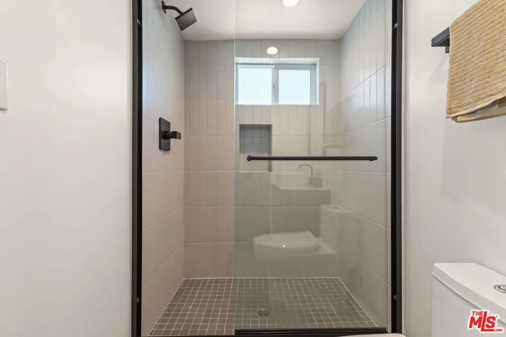 621 Mariposa Avenue Los Angeles, CA 90004