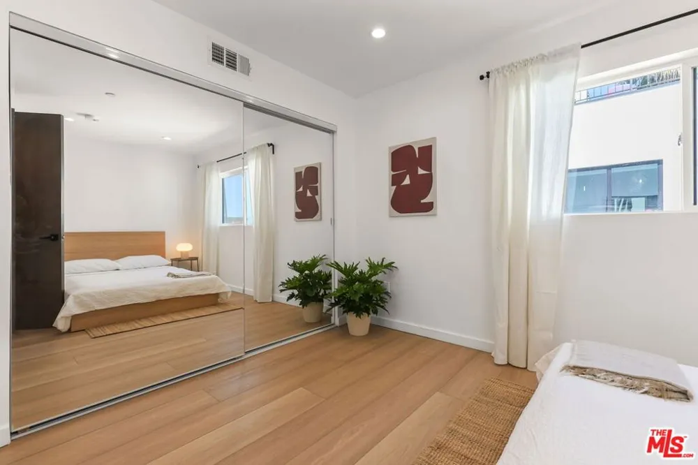 621 Mariposa Avenue Los Angeles, CA 90004