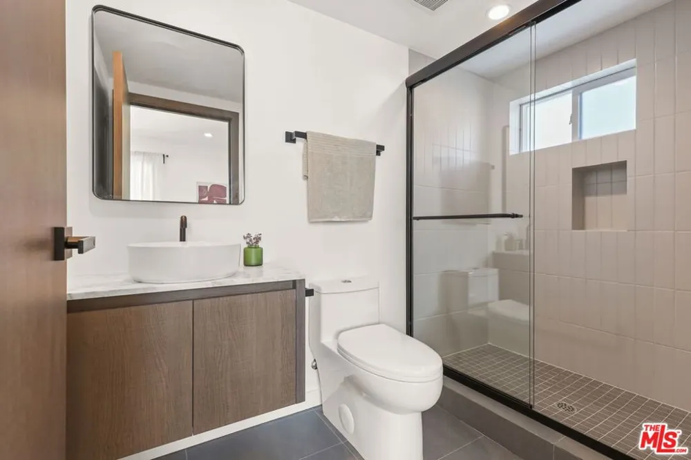 621 Mariposa Avenue Los Angeles, CA 90004