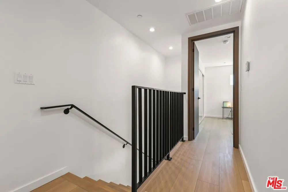 621 Mariposa Avenue Los Angeles, CA 90004