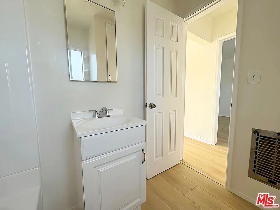 6406 Roble Avenue #10 Los Angeles, CA 90042
